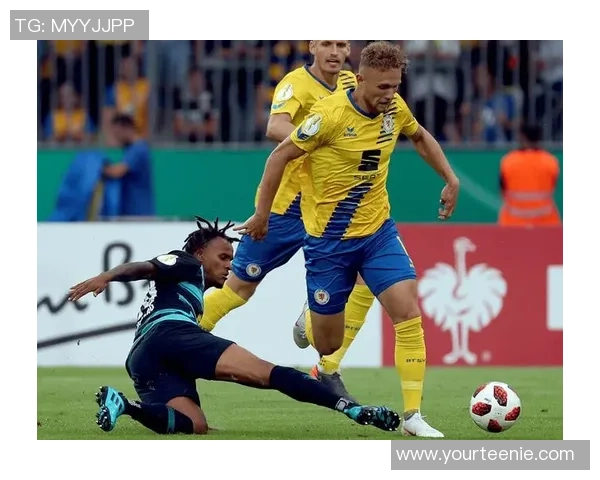 赛后复盘:上海足球队与杭州足球队速度较量的精彩瞬间与战术分析 赛后复盘:上海足球队与杭州足球队速度较量的精彩瞬间与战术分析