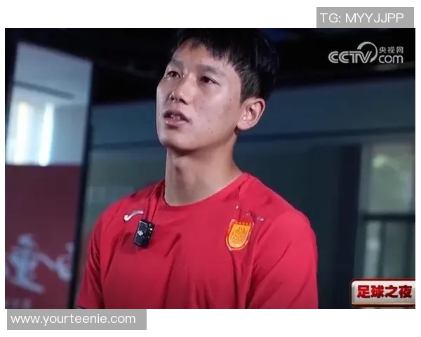 足球明星踢球时模仿的偶像是谁揭秘他们的灵感来源与技艺传承 足球明星踢球时模仿的偶像是谁揭秘他们的灵感来源与技艺传承